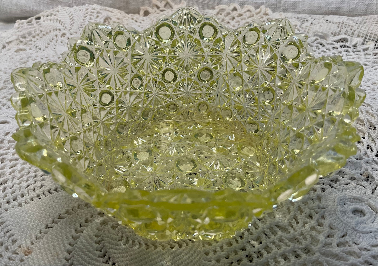 Vaseline Daisy & Button 5" Octagon Berry Bowl No. 88 by Elson Glass ***Cracked